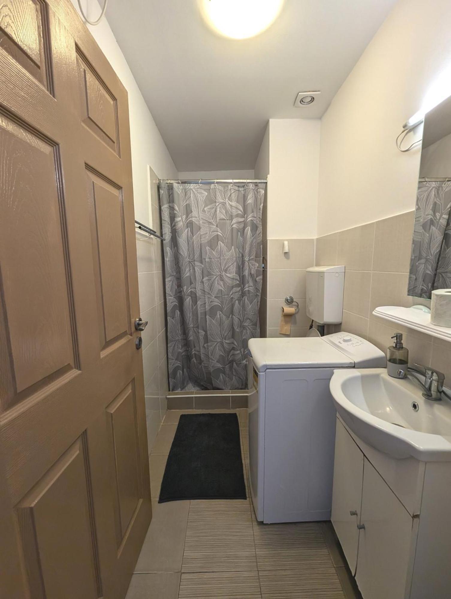 Sandor Central Studio Apartment Târgu-Mureş Екстериор снимка